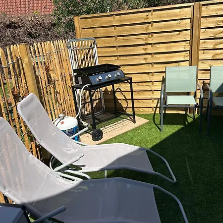 Le Petit De Βίλα