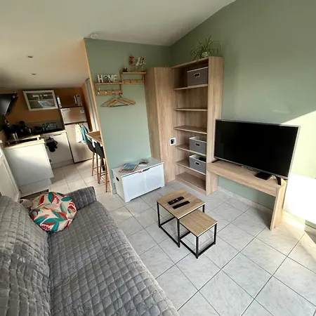 Le Petit De Villa *